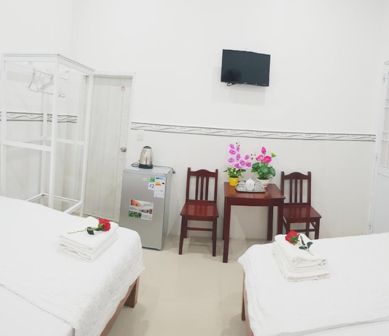 Hai Phuong Tuyen Guesthouse Duong Dong Exterior foto